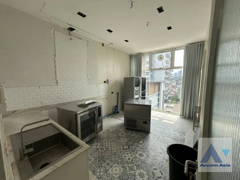 14  3 br Townhouse for rent and sale in Sukhumvit ,Bangkok BTS Thong Lo AA11213