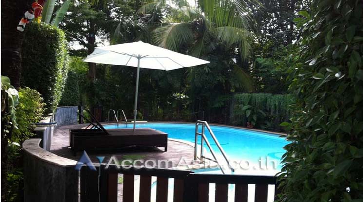  2  4 br House For Rent in Ratchadaphisek ,Bangkok  at Peaceful Compound AA11236