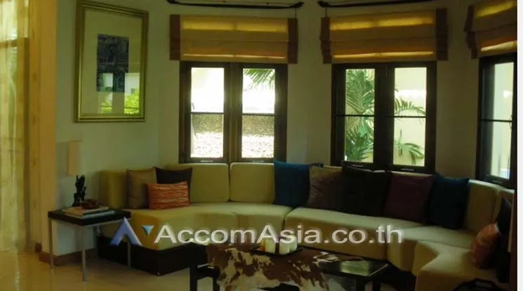 unit 4 Bedrooms  House For Rent in Ratchadaphisek, Bangkok  (AA11236)