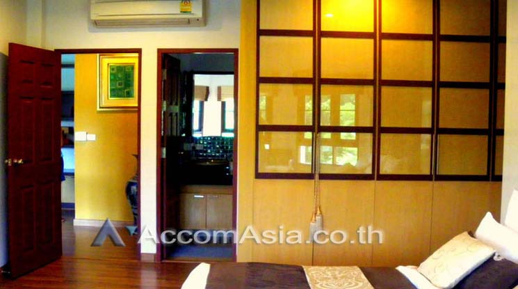  1  4 br House For Rent in Ratchadaphisek ,Bangkok  at Peaceful Compound AA11236