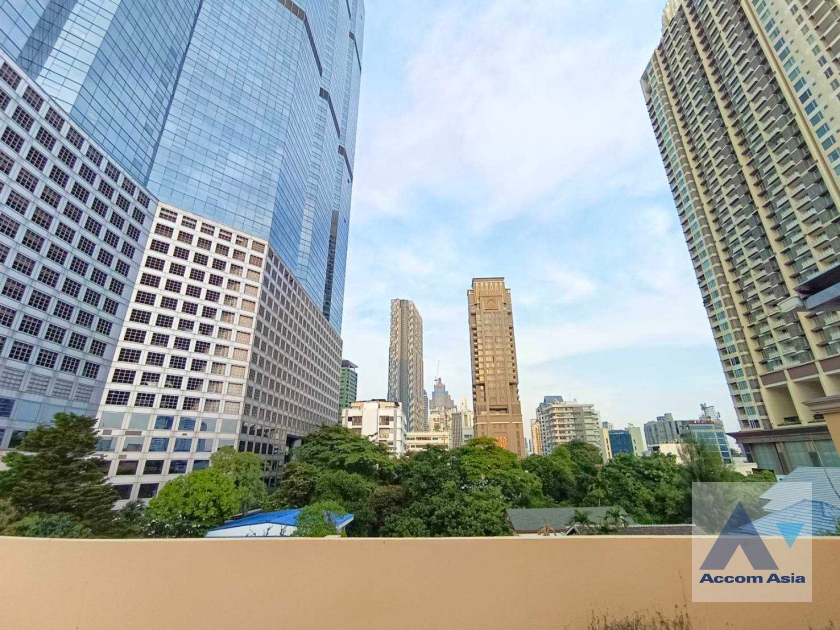 42  3 br Townhouse for rent and sale in Silom ,Bangkok BTS Chong Nonsi AA11246