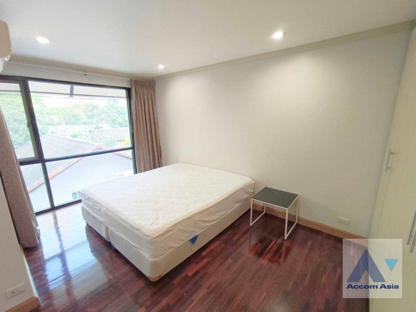 26  3 br Townhouse for rent and sale in Silom ,Bangkok BTS Chong Nonsi AA11246