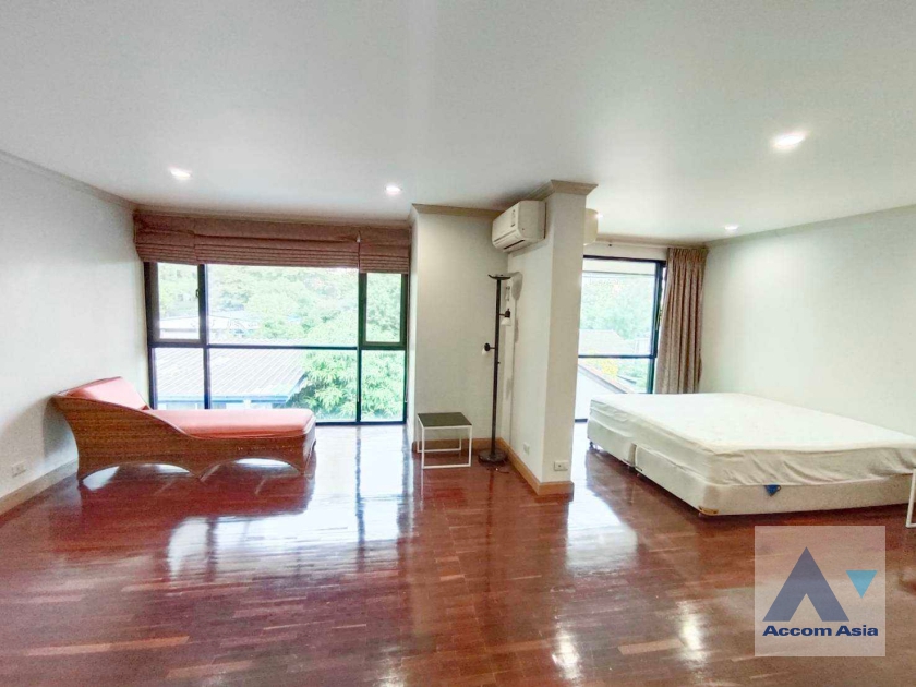 22  3 br Townhouse for rent and sale in Silom ,Bangkok BTS Chong Nonsi AA11246