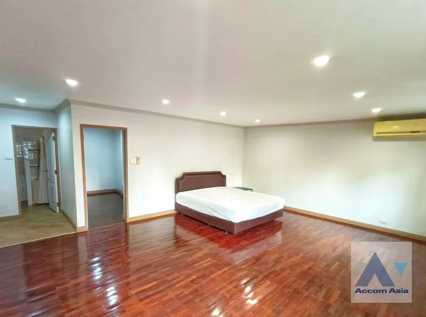 25  3 br Townhouse for rent and sale in Silom ,Bangkok BTS Chong Nonsi AA11246