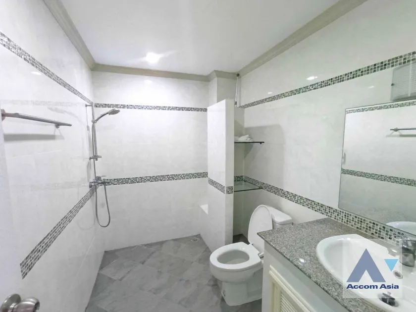20  3 br Townhouse for rent and sale in Silom ,Bangkok BTS Chong Nonsi AA11246