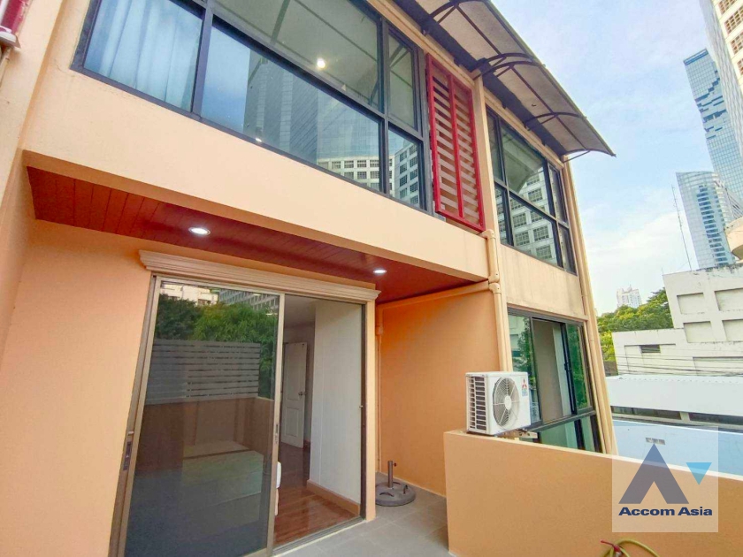 15  3 br Townhouse for rent and sale in Silom ,Bangkok BTS Chong Nonsi AA11246