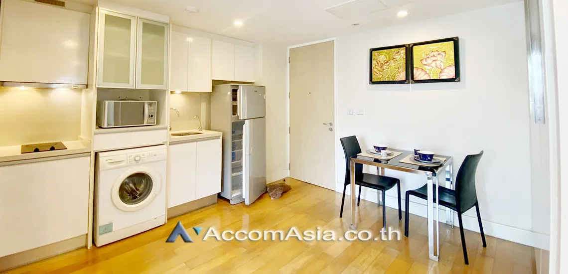 unit 2 Bedrooms  Condominium For Rent in Silom, Bangkok  near BTS Chong Nonsi (AA11294)