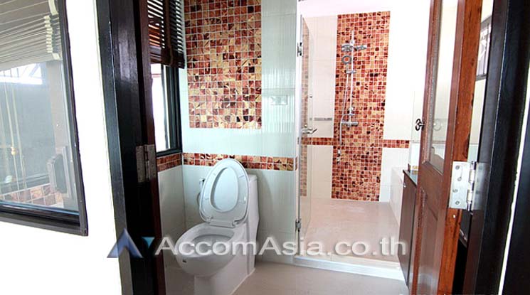 4  3 br Apartment For Rent in Sukhumvit ,Bangkok BTS Ekkamai at Spacious Unique AA11337