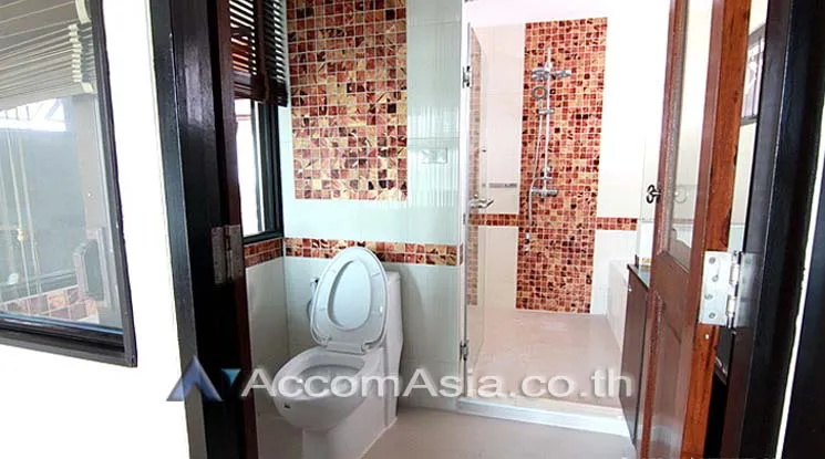 unitPet friendly |  3 Bedrooms  Apartment For Rent in Sukhumvit, Bangkok  near BTS Ekkamai (AA11337)