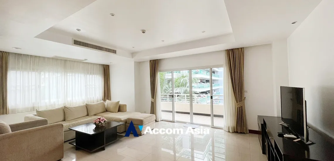 unitPet friendly |  3 Bedrooms  Apartment For Rent in Sathorn, Bangkok  near BTS Chong Nonsi (AA11352)