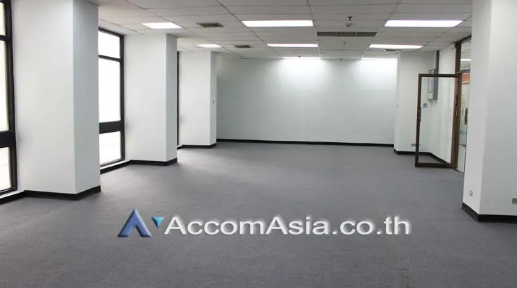 unit Office space For Rent in Silom, Bangkok  near BTS Sala Daeng (AA11373)