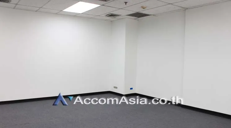 unit Office space For Rent in Silom, Bangkok  near BTS Sala Daeng (AA11373)