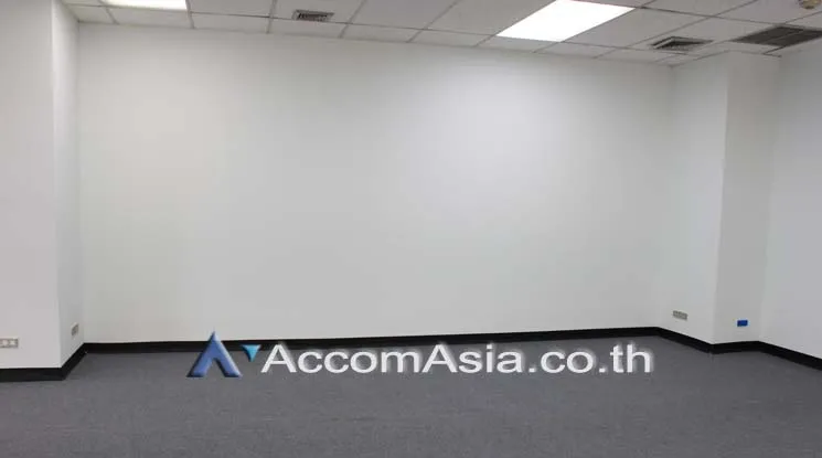 unit Office space For Rent in Silom, Bangkok  near BTS Sala Daeng (AA11373)