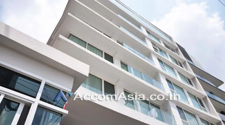 unit Apartment For Rent in Sukhumvit, Bangkok  near BTS Ekkamai (AA11403)