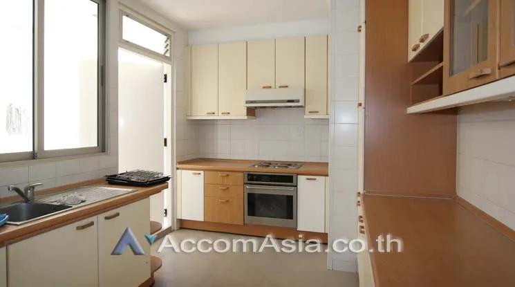 unit 3 Bedrooms  Apartment For Rent in Sukhumvit, Bangkok  near BTS Phrom Phong (AA11452)