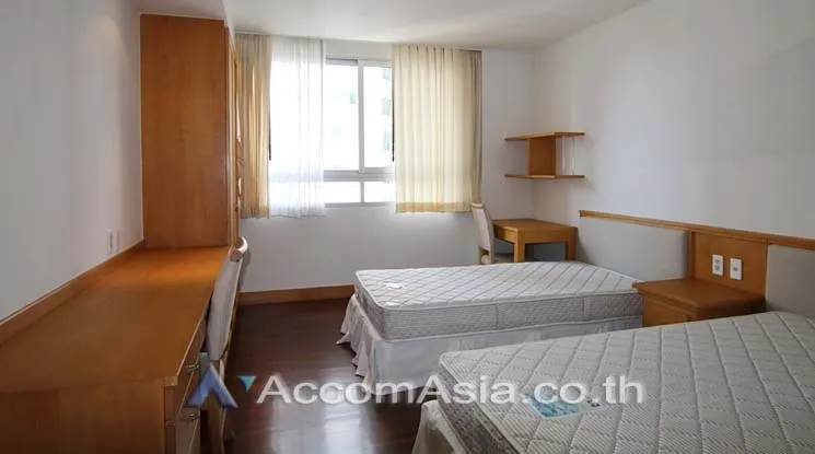 unit 3 Bedrooms  Apartment For Rent in Sukhumvit, Bangkok  near BTS Phrom Phong (AA11452)