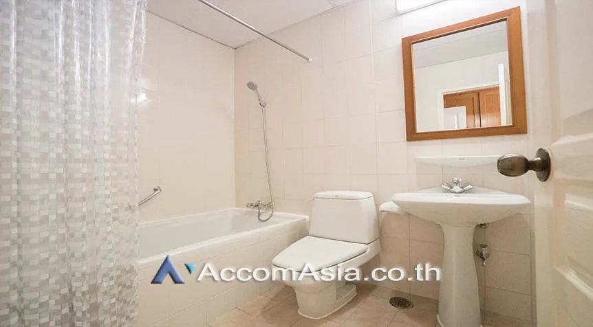 unitPet friendly |  3 Bedrooms  Apartment For Rent & Sale in Sukhumvit, Bangkok  near BTS Phrom Phong (AA11453)