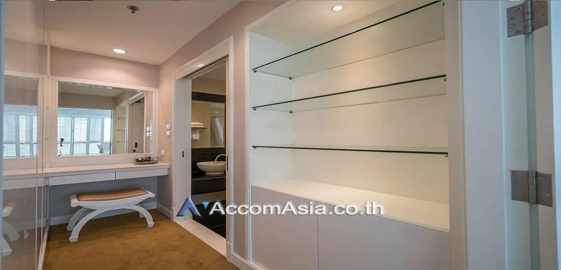unitPenthouse |  4 Bedrooms  Apartment For Rent in Ploenchit, Bangkok  near BTS Ploenchit (AA11550)