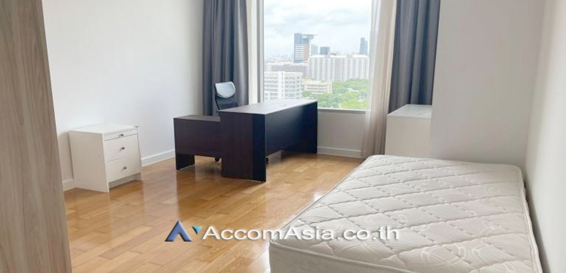 9  4 br Condominium For Rent in Ploenchit ,Bangkok MRT Sam Yan - BTS Sala Daeng at Chamchuri Square Residence AA11560