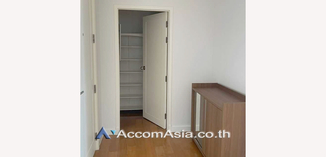 14  4 br Condominium For Rent in Ploenchit ,Bangkok MRT Sam Yan - BTS Sala Daeng at Chamchuri Square Residence AA11560