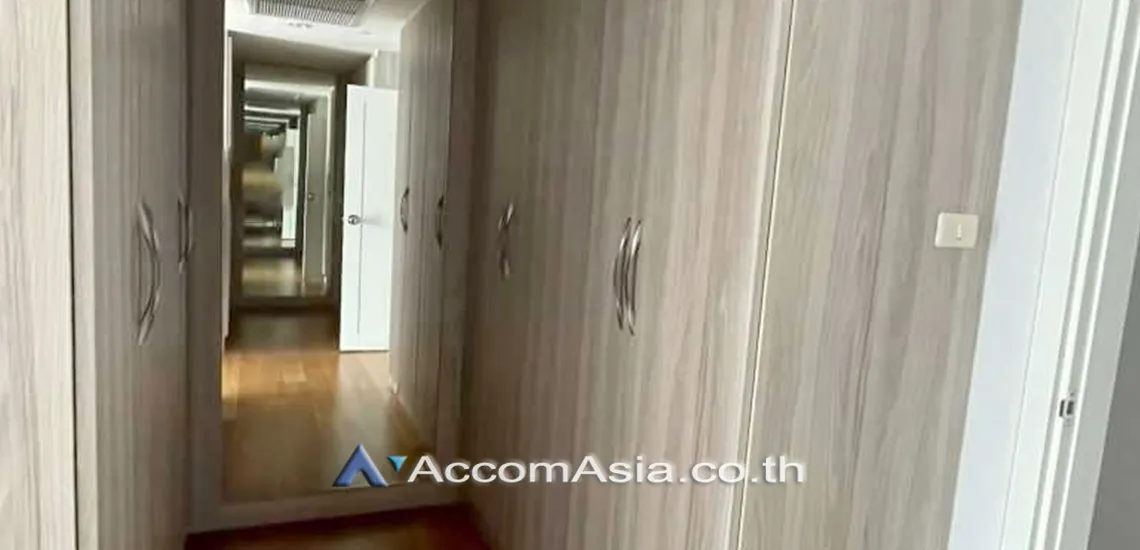 11  4 br Condominium For Rent in Ploenchit ,Bangkok MRT Sam Yan - BTS Sala Daeng at Chamchuri Square Residence AA11560