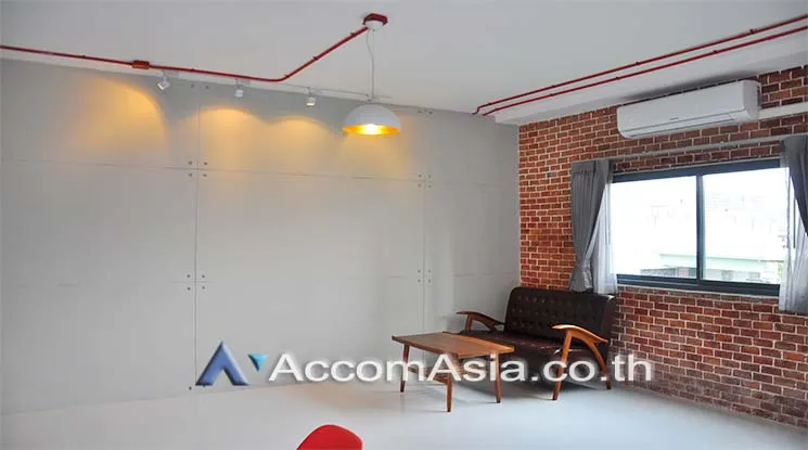 unit 1 Bedroom  Apartment For Rent in Sukhumvit, Bangkok  near BTS Ekkamai (AA11611)