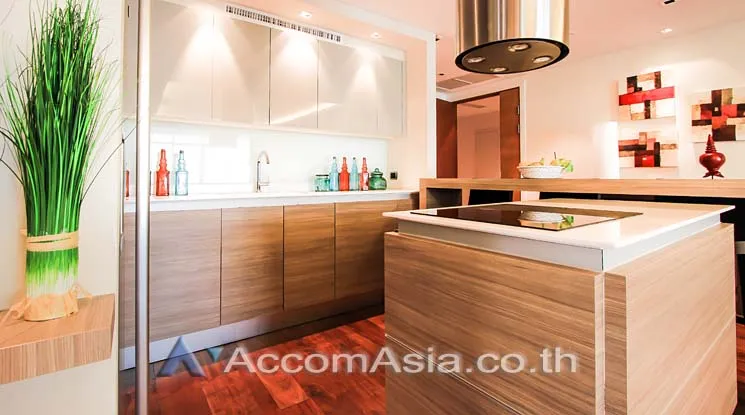 unit 2 Bedrooms  Condominium For Rent & Sale in Phaholyothin, Bangkok  near BTS Ari (AA11719)