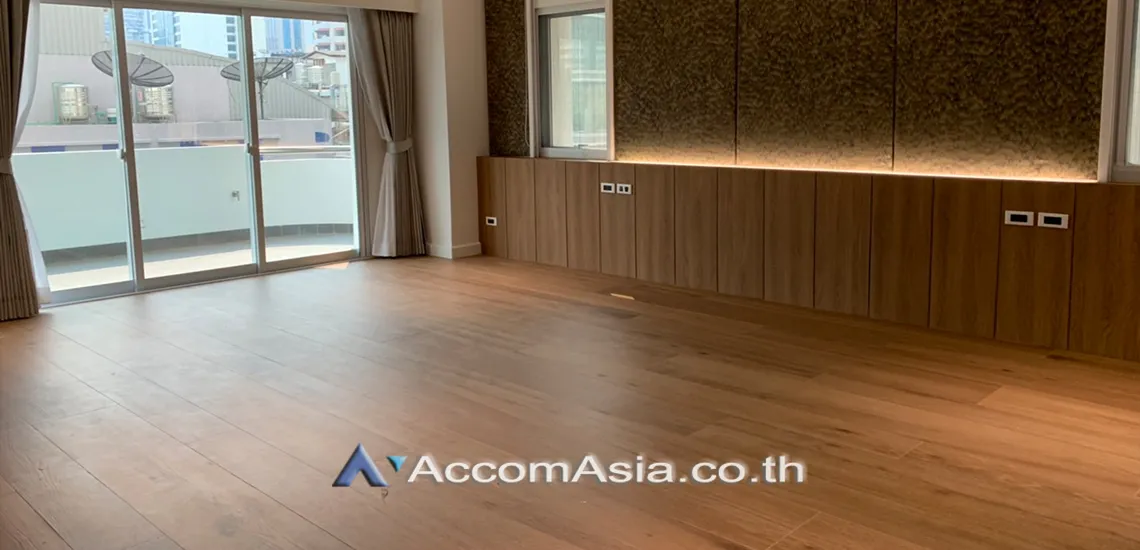 unit 3 Bedrooms  Condominium For Rent in Sukhumvit, Bangkok  near BTS Phrom Phong (AA11730)