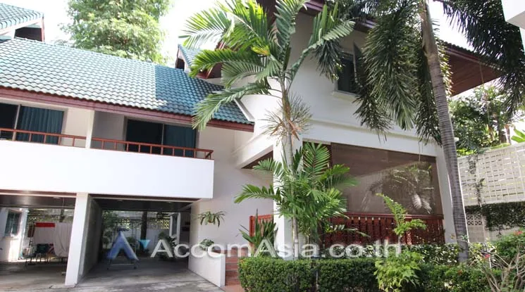 unit 3 Bedrooms  House For Rent in Sukhumvit, Bangkok  near BTS Phrom Phong (AA11731)