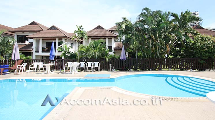  2  4 br House For Rent in Sukhumvit ,Bangkok BTS Phrom Phong at Kid Friendly House Compound AA11732