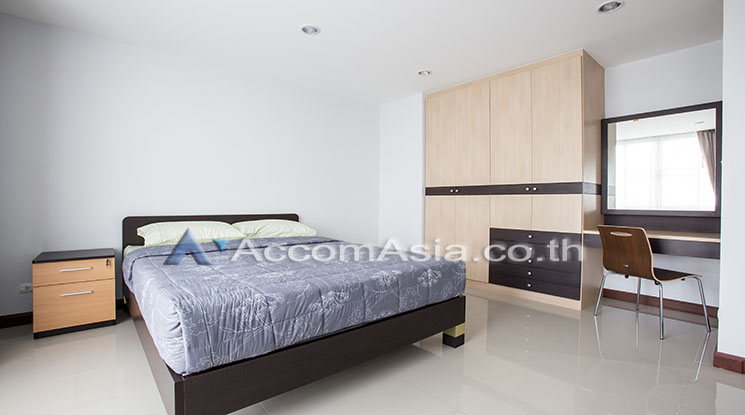 4  2 br Apartment For Rent in Sukhumvit ,Bangkok BTS Ekkamai at Low Rised Building AA11746