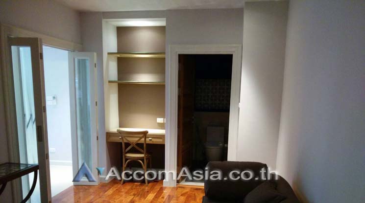 6  3 br Apartment for rent and sale in Ploenchit ,Bangkok BTS Ploenchit at Set  in Peaceful location AA11754