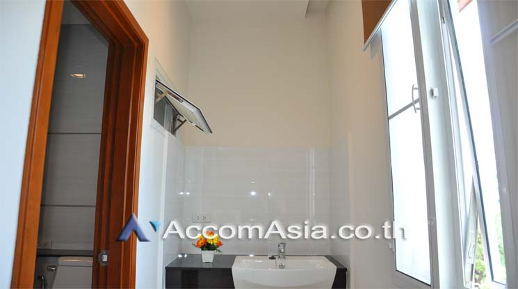 4  Studio Apartment For Rent in Sukhumvit ,Bangkok BTS Thong Lo at Low rise Building AA11776
