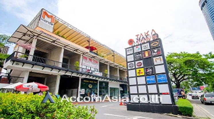 unit Retail / showroom For Rent in Sukhumvit, Bangkok  near MRT Phetchaburi - BTS Phrom Phong (AA11847)