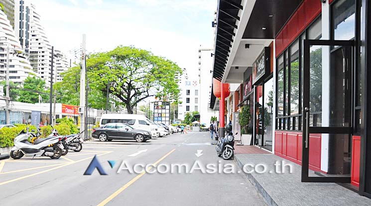  1  Retail / Showroom For Rent in Sukhumvit ,Bangkok MRT Phetchaburi - BTS Phrom Phong at Taka Town AA11847