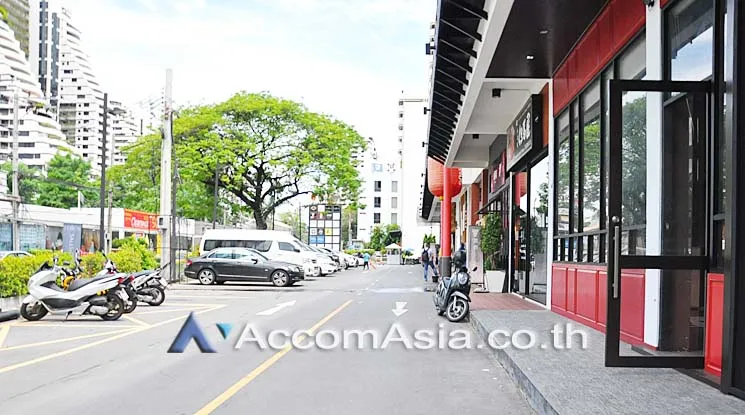 unit Retail / showroom For Rent in Sukhumvit, Bangkok  near MRT Phetchaburi - BTS Phrom Phong (AA11847)