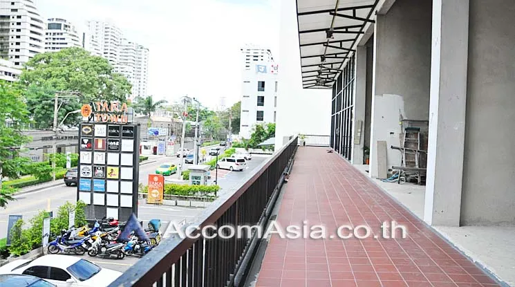 unit Retail / showroom For Rent in Sukhumvit, Bangkok  near MRT Phetchaburi - BTS Phrom Phong (AA11847)