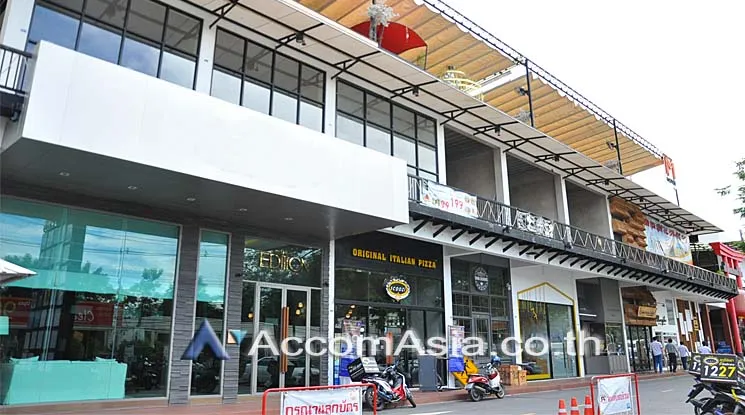 6  Retail / Showroom For Rent in Sukhumvit ,Bangkok MRT Phetchaburi - BTS Phrom Phong at Taka Town AA11847