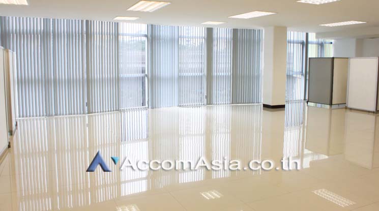  2  Office Space For Rent in Sukhumvit ,Bangkok BTS Nana at Dhammalert Building AA11851