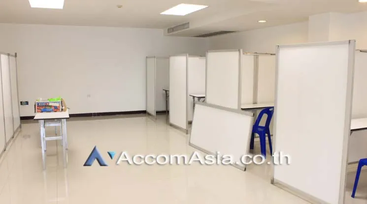  1  Office Space For Rent in Sukhumvit ,Bangkok BTS Nana at Dhammalert Building AA11851
