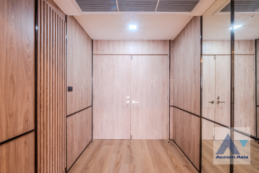 6  3 br Condominium for rent and sale in Ploenchit ,Bangkok BTS Chitlom at Somkid Gardens AA11917