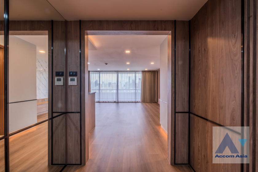 5  3 br Condominium for rent and sale in Ploenchit ,Bangkok BTS Chitlom at Somkid Gardens AA11917