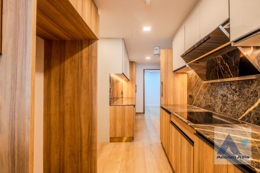 9  3 br Condominium for rent and sale in Ploenchit ,Bangkok BTS Chitlom at Somkid Gardens AA11917