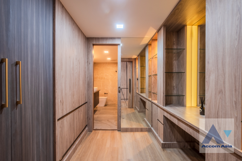 16  3 br Condominium for rent and sale in Ploenchit ,Bangkok BTS Chitlom at Somkid Gardens AA11917