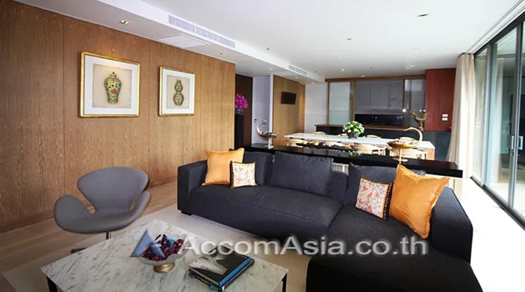 unit 3 Bedrooms  Apartment For Rent in Sukhumvit, Bangkok  near BTS Thong Lo (AA12008)