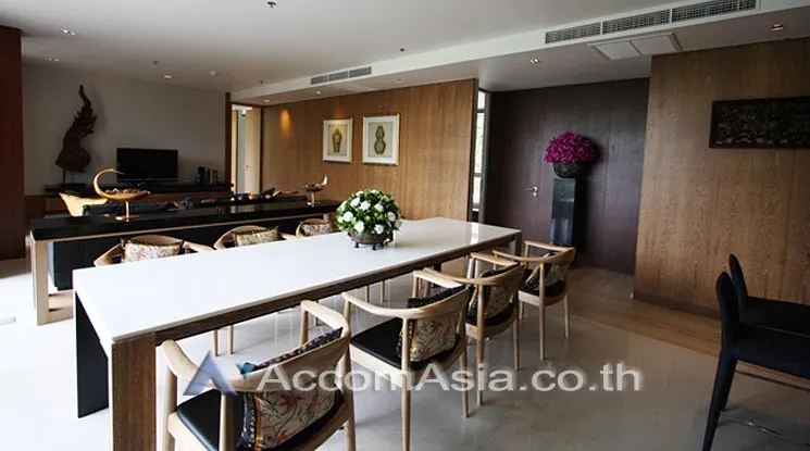 unit 3 Bedrooms  Apartment For Rent in Sukhumvit, Bangkok  near BTS Thong Lo (AA12008)