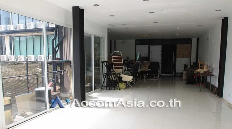 unit Retail / showroom For Rent in Sukhumvit, Bangkok  near BTS Thong Lo (AA12111)