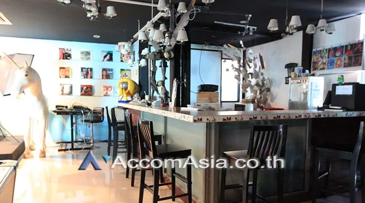 unit Retail / showroom For Rent in Sukhumvit, Bangkok  near BTS Thong Lo (AA12111)