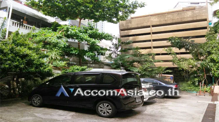  1  House For Rent in Sukhumvit ,Bangkok BTS Phrom Phong AA12177