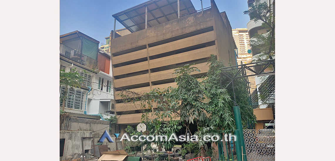  1  House For Rent in Sukhumvit ,Bangkok BTS Phrom Phong AA12177